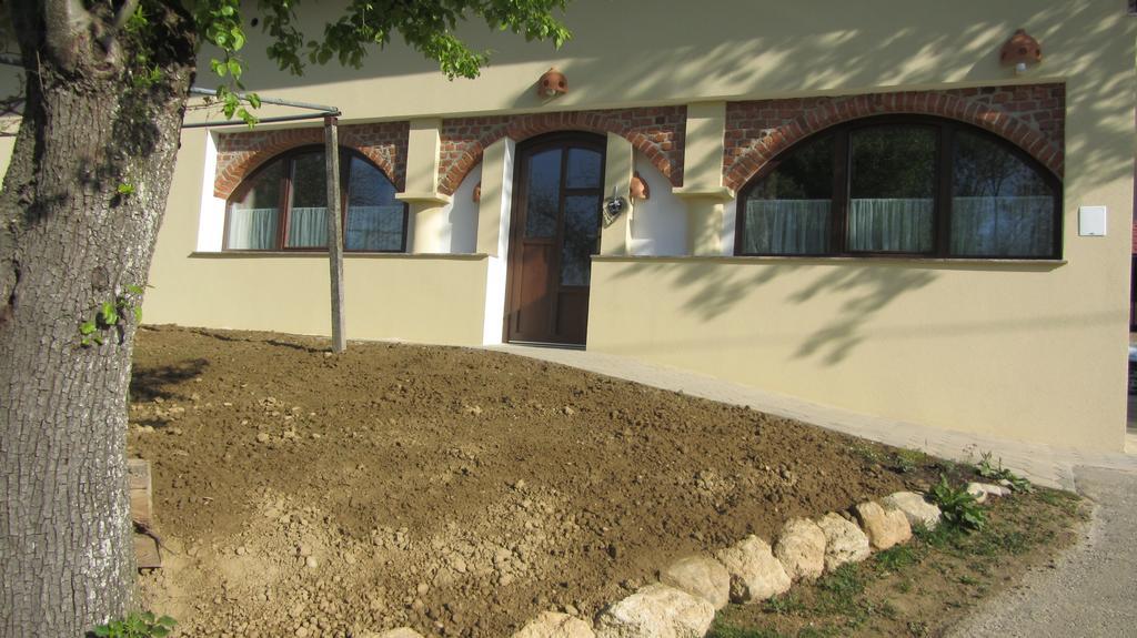Turisticna Kmetija Cebelji Gradic Apartamento Rogašovci Exterior foto