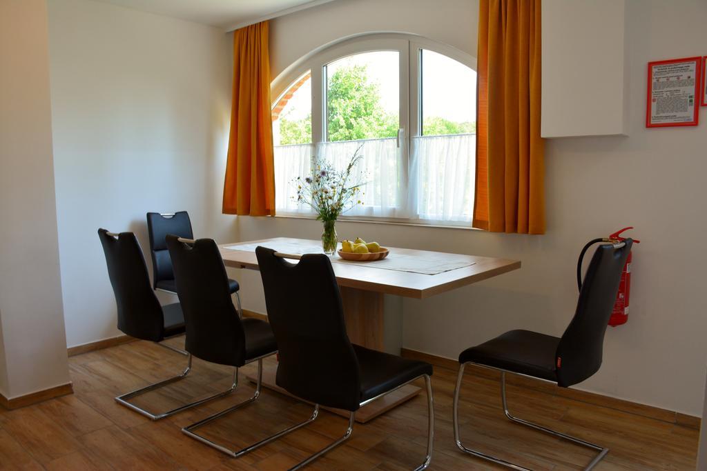 Turisticna Kmetija Cebelji Gradic Apartamento Rogašovci Quarto foto